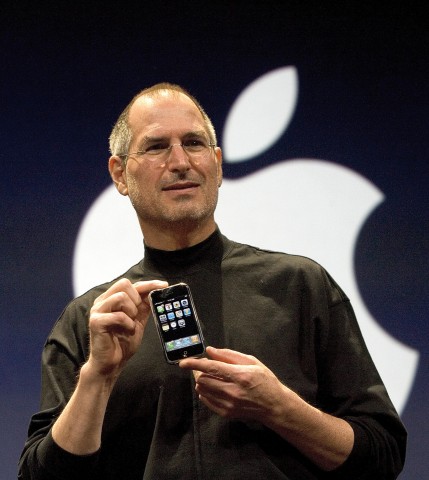 Steve Jobs stellte damals das iPhone noch vor. (Bild: Apple)